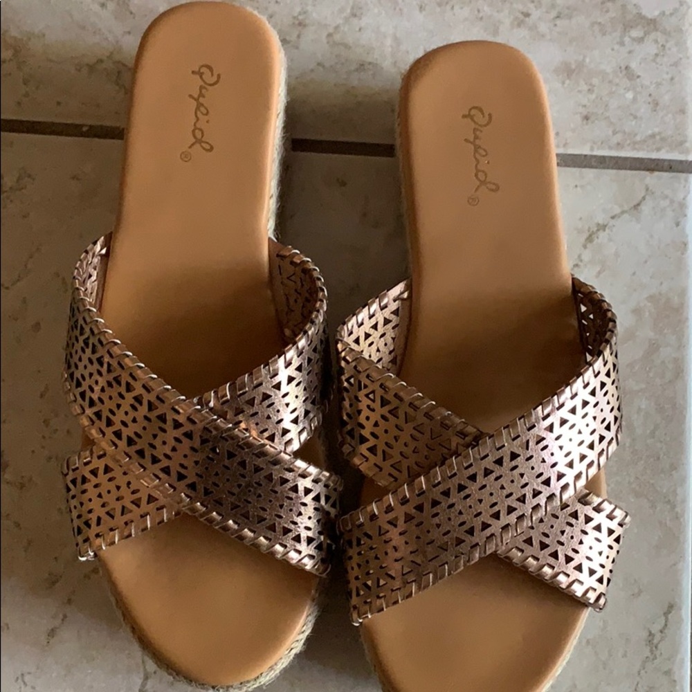 Lulus metallic wedge sandals- Size 7